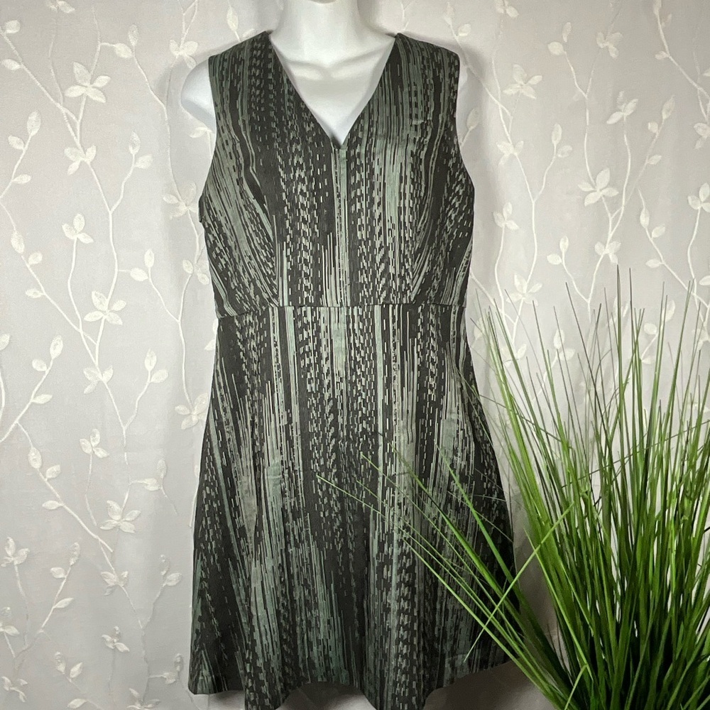 DKNY Dress Size 6 Black and Green Midi Dress Sleeveless A-Line Open Back